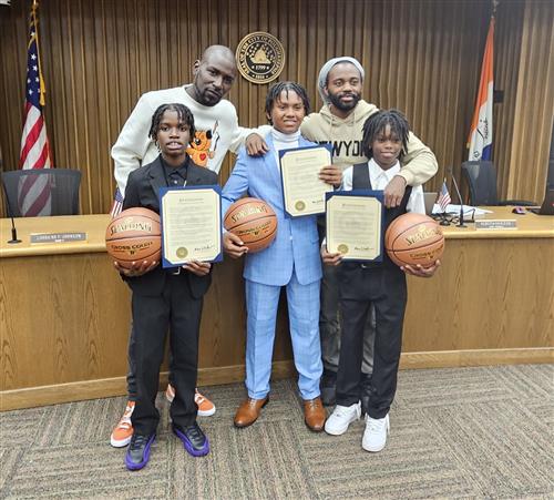  City honors students_bball